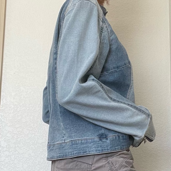 Light Wash Multi-Tone Jean Jacket - Picture 4 of 4